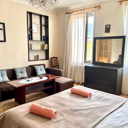 Home Inn-Guesthouse Лагодехи Экстерьер фото