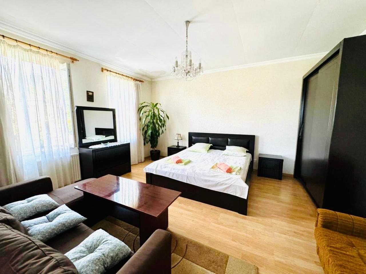 Home Inn-Guesthouse Лагодехи Экстерьер фото